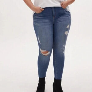 Torrid Women’s 18R Sky High Skinny Premium Stretch High-Rise Jean‎